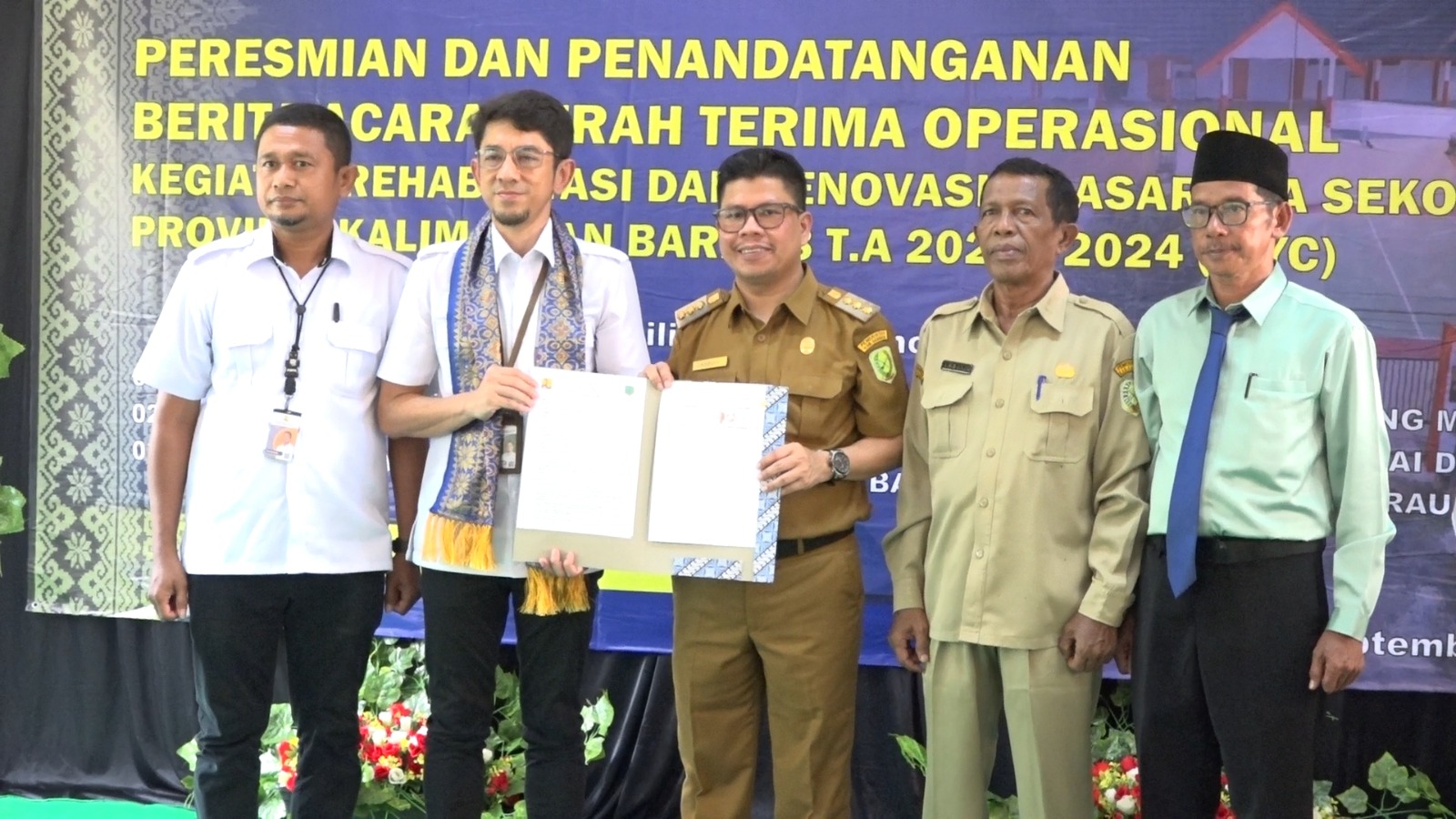 REHABILITASI SEKOLAH DASAR DI SALATIGA SEBAGAI BUKTI HADIRNYA BUPATI SATONO DALAM PEMBENAHAN DISEKTOR PENDIDIKAN