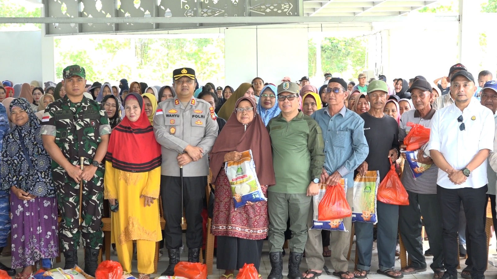 Pemerintah Kabupaten Sambas Gelar Pasar Murah di Temajuk