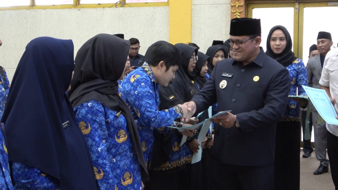 Wakil Bupati Sambas Lantik 305 PPPK Formasi Tahun Anggaran 2024