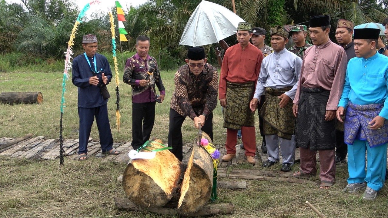 FESTIVAL SAGU V DESA SEBANGUN, HEROALDI :  AJANG PELESTARIAN TRADISI DAN INOVASI PENGEMBANGAN OLAHAN SAGU
