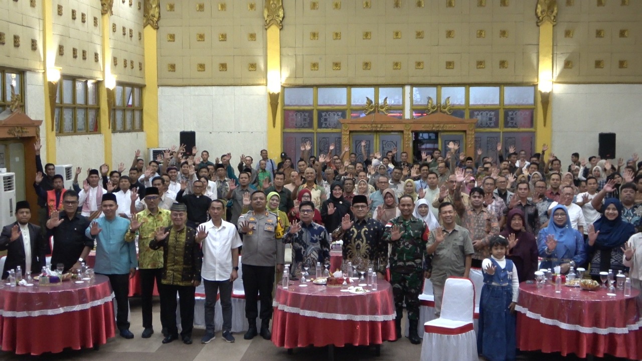 POTRET REFLEKSI PEMBANGUNAN KABUPATEN SAMBAS 2025, SATONO HARAP SEBAGAI CERMIN UNTUK MELANGKAH YANG LEBIH BAIK LAGI DITAHUN 2026