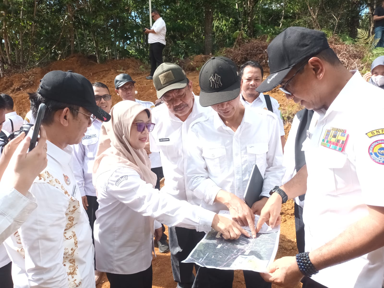 Sekda Sambas Dampingi Peninjauan PLBN Temajuk, Percepat Konektivitas Perbatasan Indonesia–Malaysia