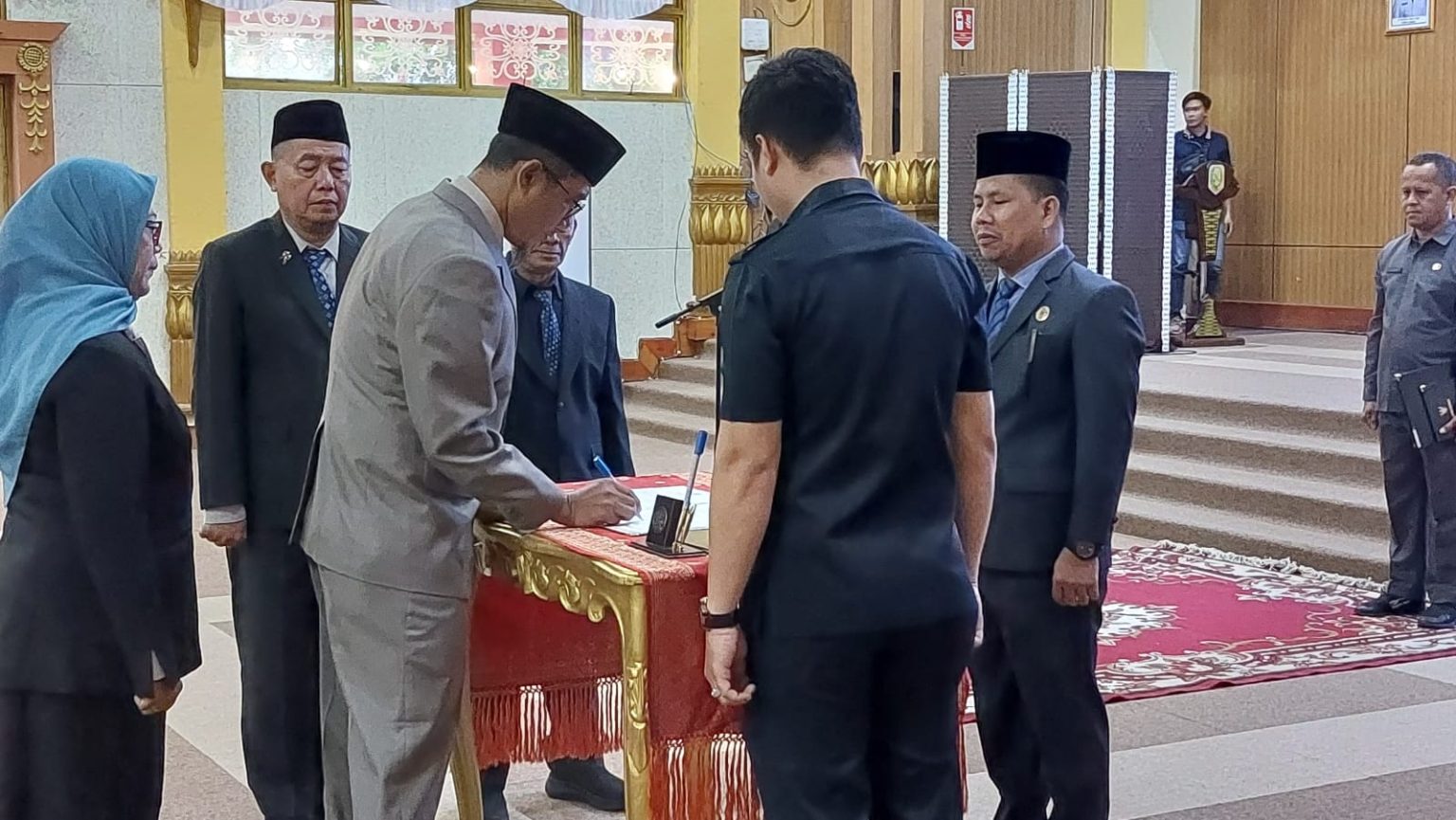 Lantik 33 Pejabat, Bupati Satono Ungkap Guna Memperkuat Posisi Struktur Pemerintahan Kab. Sambas