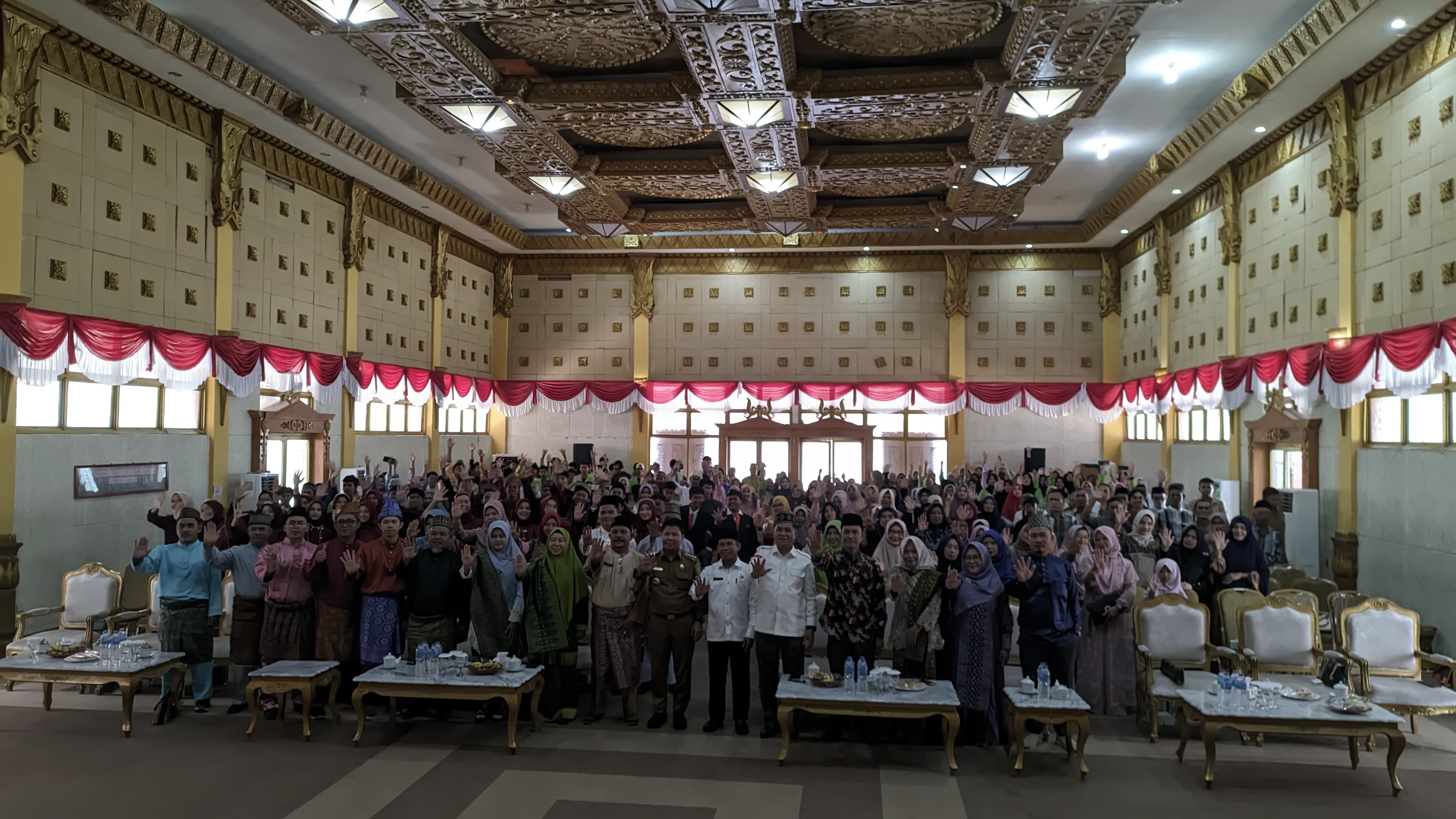 BUPATI SAMBAS SATONO HADIRI ACARA PERPISAHAN SISWA MAN 1 SAMBAS